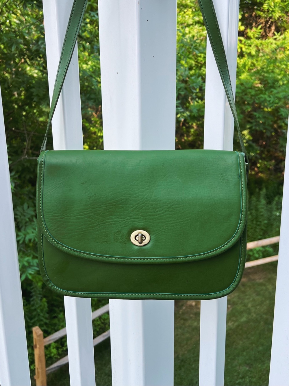 Green Vintage Leather Crossbody Bag - Classic Shoulder Styles